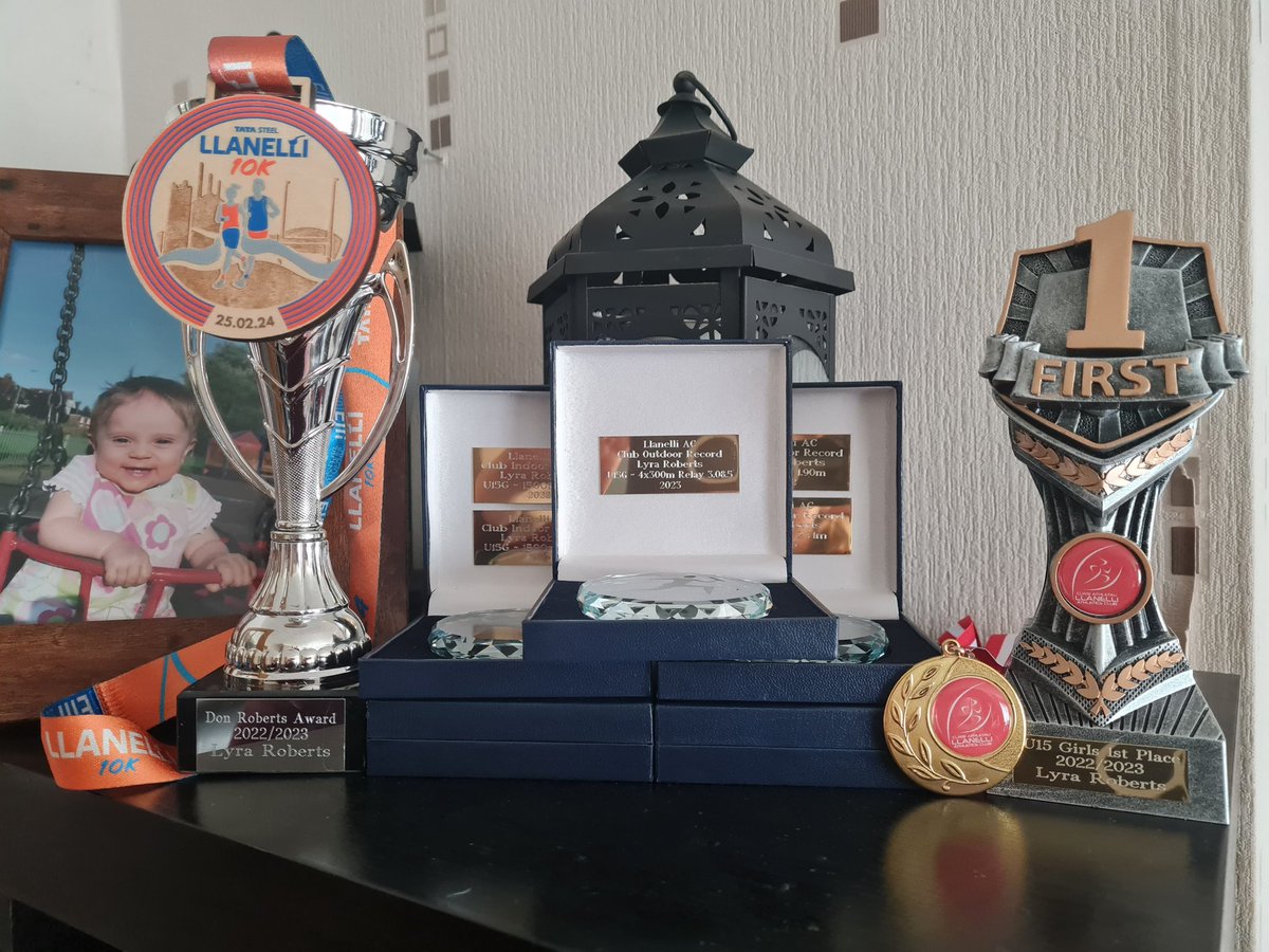 nelradrobs1's tweet photo. Well done Lyra! She broke 5 club records, shared 1st place for U15G and got the Don Roberts award (Junior Athlete of the year) at the LlanelliAthleticsClub Awards evening. 
She also did the Llanelli 10km and finished with an amazing time of 47:05 min.
@StJohnLloydPE https://t.co/kODns3lPAz