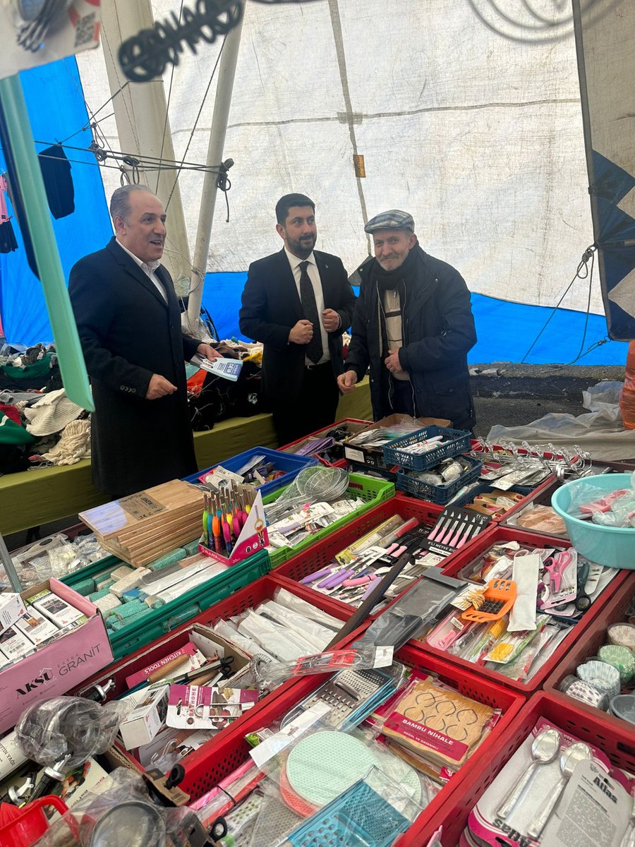 myeneroglu's tweet photo. 📍Çatalca’dayız.

#Çatalca Belediye Başkan adayımız @MSTahincioglu13 ile pazar yerinde vatandaşlarımızla bir araya gelip sohbet etme imkânı bulduk.
 
Vatandaşlarımıza Çatalca için #DEVA’yı anlattık. https://t.co/uk9j7yUOKD