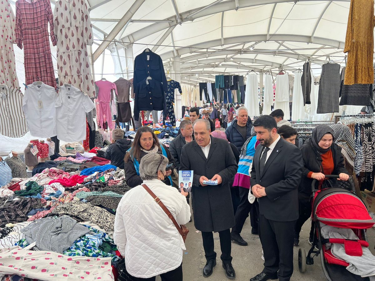 myeneroglu's tweet photo. 📍Çatalca’dayız.

#Çatalca Belediye Başkan adayımız @MSTahincioglu13 ile pazar yerinde vatandaşlarımızla bir araya gelip sohbet etme imkânı bulduk.
 
Vatandaşlarımıza Çatalca için #DEVA’yı anlattık. https://t.co/uk9j7yUOKD