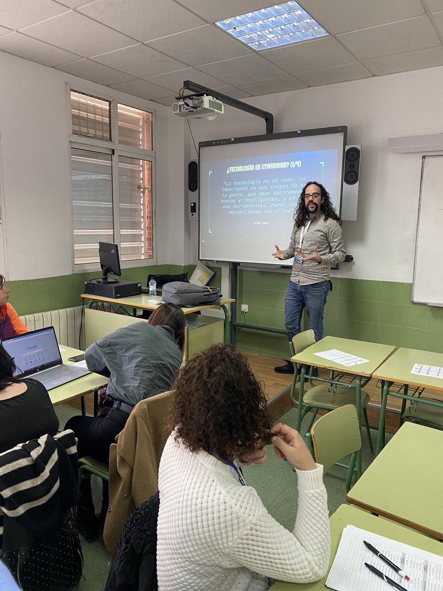 ProgramasRM's tweet photo. ➡️🗣️📝 Talleres formativos Jornadas eTwinning con los embajadores @eTwinnico 
1️⃣ Primeros pasos en eTwinning
2️⃣ Ya camino en eTwinning: eTwinspace
3️⃣ Calidad en eTwinning 
4️⃣ Integrando eTwinning en el currículum 
5️⃣ Herramientas TIC
6️⃣ eTwinning &amp; Erasmus+
#JornadaseTwinningRM24 https://t.co/8eXtM19q6x