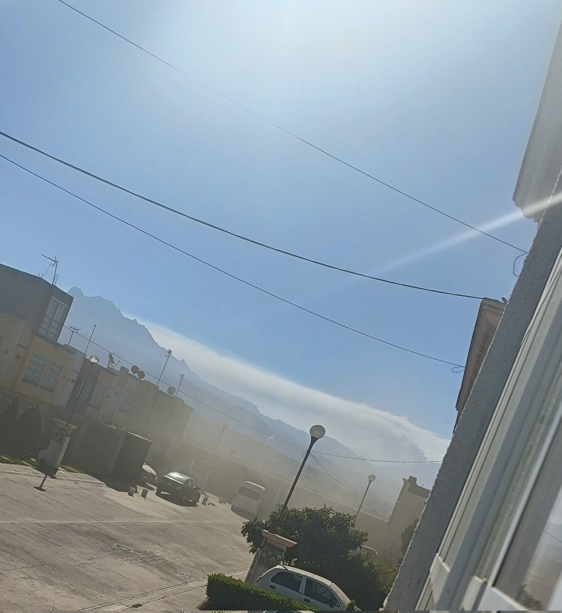 Pandychebe's tweet photo. @GobiernoChalco @MGChalco URGE SU APOYO!!. ATRAS DE LA UNIDAD CUPIDO ESTAN RN CONSTRUCCIÓN. Pero no dejan de Soltar tanto polvo. Más las cenizas. Es todos los días a todas horas y en las canchas ya no se puede hacer ejercicio. https://t.co/wbNAtt7oLM
