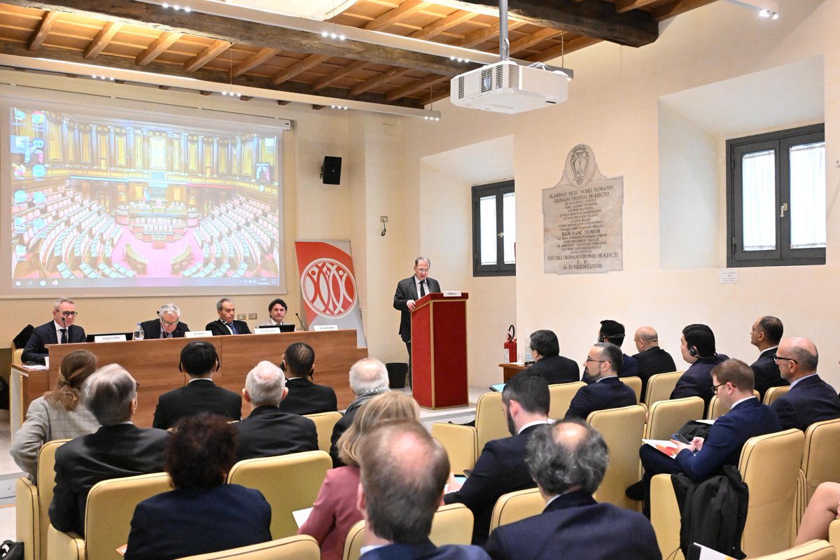 Intervento Vice Ministro @edmondocirielli al convegno al @SenatoStampa “Middle Corridor: una via di transito sicura tra Italia, Azerbaigian e Asia Centrale”, ribandendo forte amicizia che lega l’Italia a questi Paesi e importanza strategica dell’area per commerci internazionali.