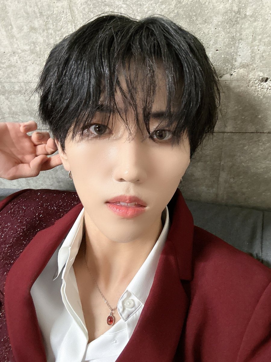 ELASTofficial's tweet photo. 분위기 메이커 원준이 생일축하해!! 선물은 너가 사랑하는 나야
⠀
#ELAST #엘라스트 #エラスト
#BAEKGYEUL #백결 #ベッキョル https://t.co/qm9rOAeF77