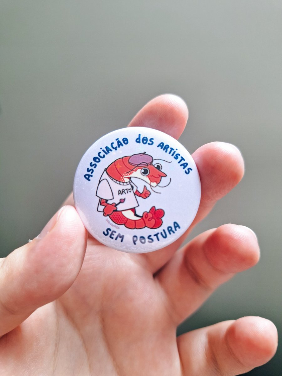 Não mas olhem esse button que eu fiz pra vender 🤏🥹 Quem aí se identifica?