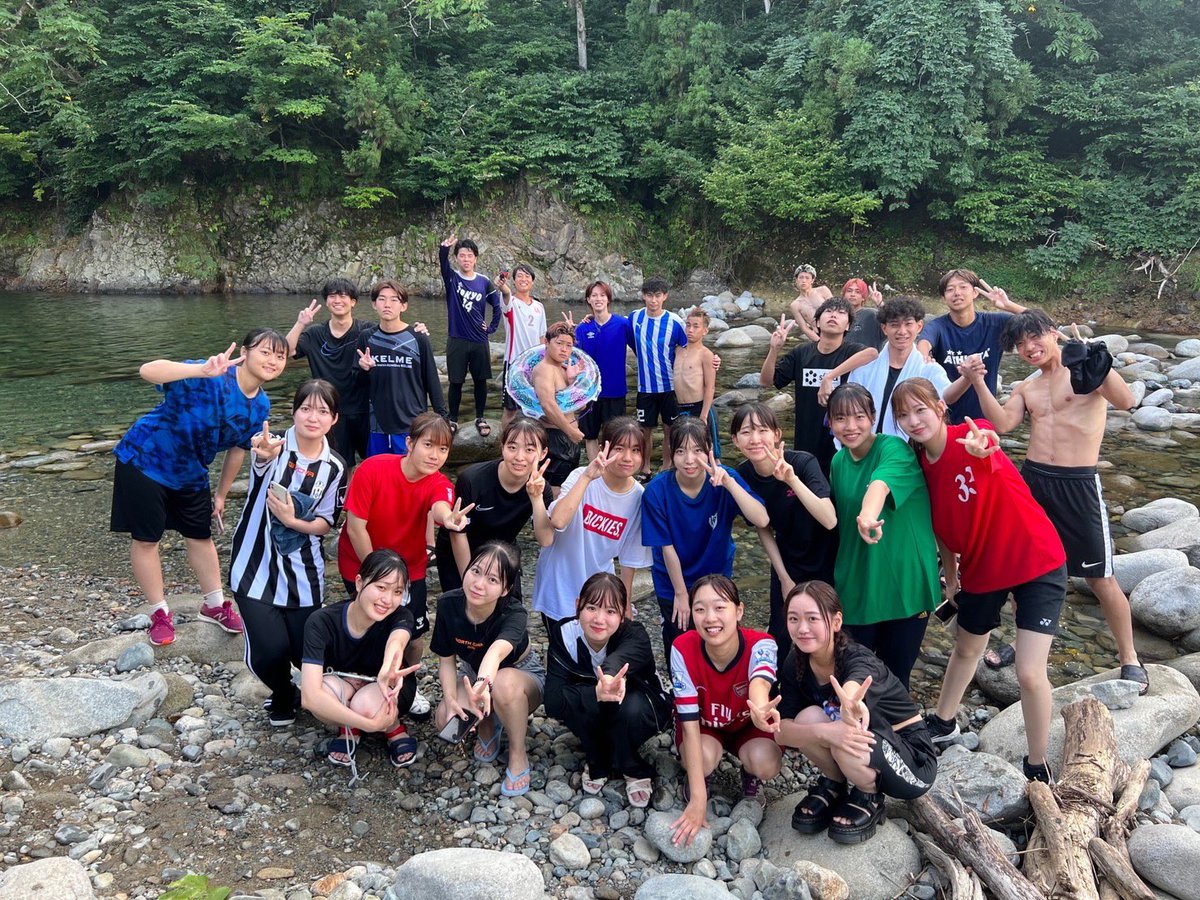flippppppag's tweet photo. 新入生の皆さんご入学おめでとうございます！㊗️大学で何のサークル入ろうか迷っているならぜひFLiPへ！！
サッカーする時も遊ぶ時も全力で最高なサークルです！
越谷、足立どちらも参加可能です！
気になった方は気軽にDMしてください！！！
 #春から文教 
 #文教大学サッカーサークル https://t.co/OmtLaoffrx