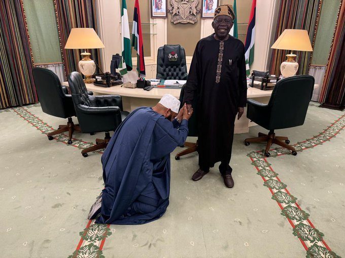 VvcWatch's tweet photo. Mohammed Umar Bago, Executive Governor of Niger State, pays a visit to Bola Tinubu at the presidential villa. https://t.co/kYe2QwtKix