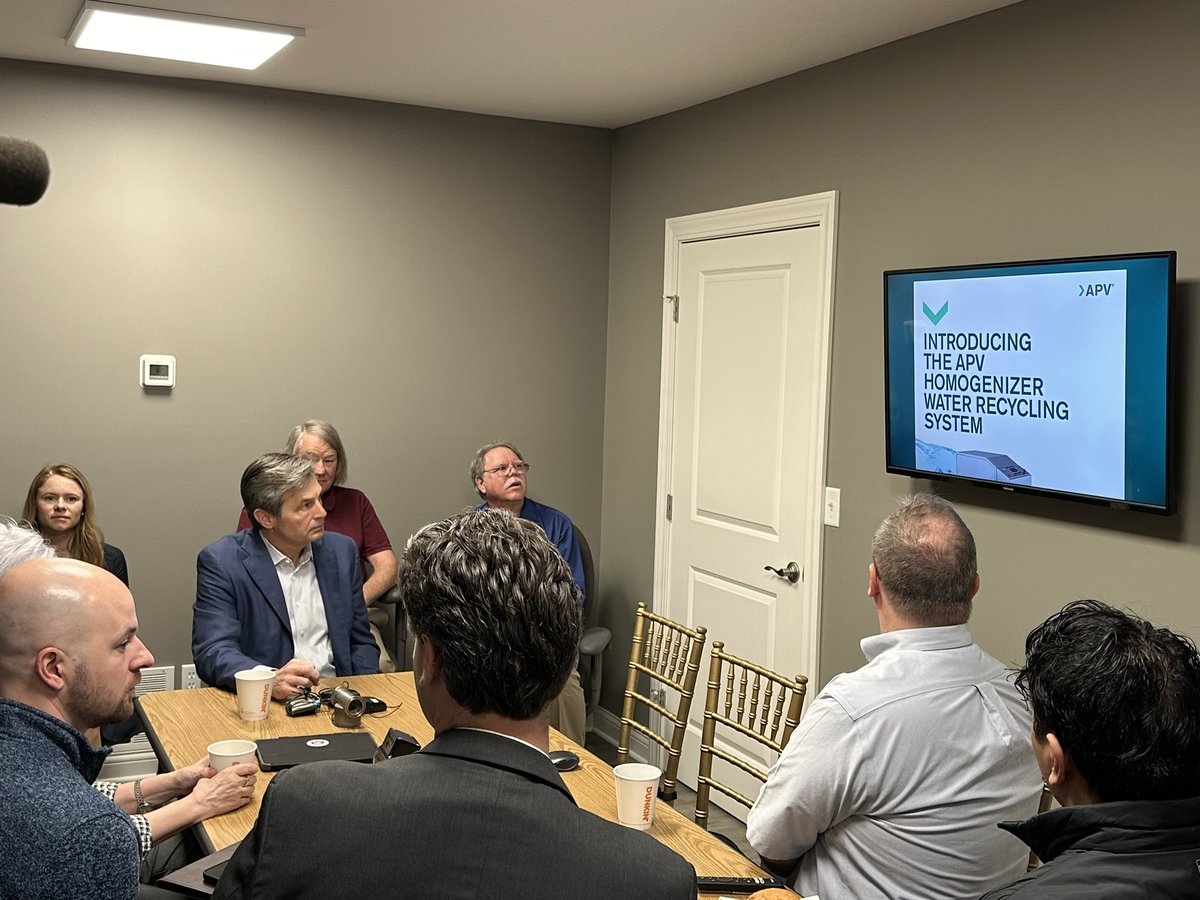 dolan4ohio's tweet photo. We kicked off our #NoNonsense Tour in Columbus, meeting with regional workers and job creators. Thank you Blueway Technologies for the manufacturing discussion and facility tour. As Ohio’s next Senator, I’ll never stop working to strengthen Ohio jobs and manufacturing. #OHSEN https://t.co/A9asL8AzlY