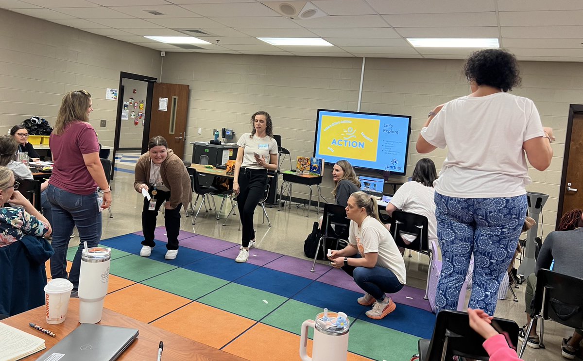 CobbVisualArts's tweet image. Thinking through non verbal communication &amp;amp; mirroring action verbs today with K/1 #Arts4All teachers. Then using locomotor movement-dance to show greater than/less than number relationships. #doingdriveslearning