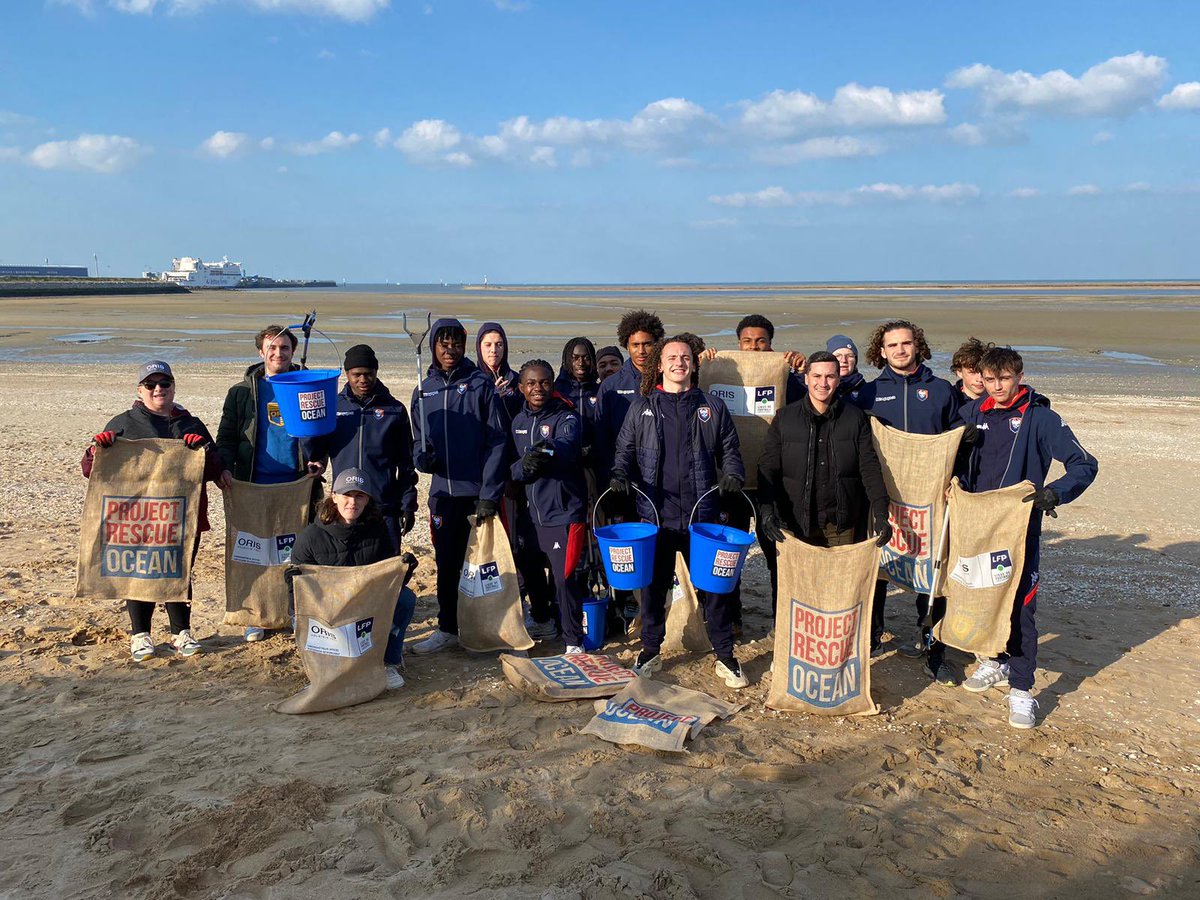 Nos jeunes du centre de formation ont participé à une collecte de déchets à la pointe du siège ce jeudi 🌊 

Merci à la <a href="/LFPfr/">Ligue de Football Professionnel</a>, <a href="/Prorescue_ocean/">Project Rescue Ocean</a> &amp; <a href="/oriswatches/">Oris SA</a> pour l’accompagnement 🤝 

#SMCaen #TeamSMC