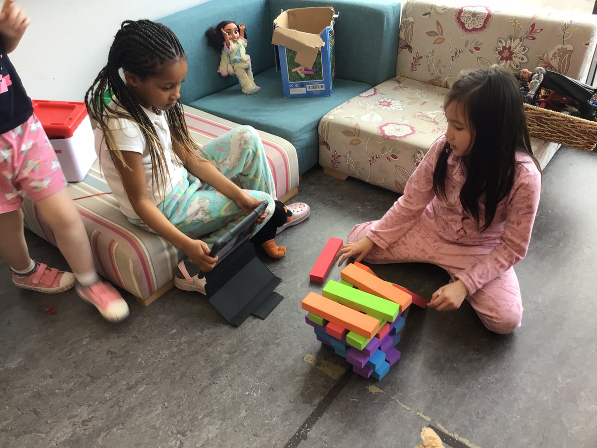 Blairdardiepri's tweet photo. P3a had such fun on World Book Day. We worked with p4 to make Stop Motion Animation films of stories we loved. 🥰#workingtogether #childrenleadinglearning #WorldBookDay2024 #booknook #literacyforall https://t.co/74ozIMWPiX