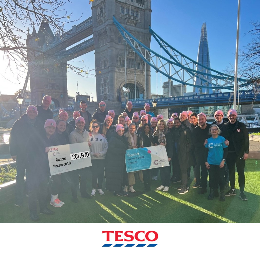 tesconews's tweet photo. Big shout-out to our South Leadership &amp; Channels team who recently completed a London charity walk for @CR_UK. Alongside a Tesco donation, colleagues raised an incredible amount, totalling £57,970! An amazing achievement, well done all!🚶‍♀️💪. https://t.co/GuXzfS6P90