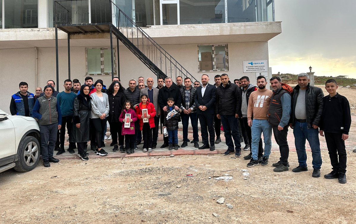 veysisahinn47's tweet photo. AK Parti İlçe Başkanımız Sayın Atilla Yarış ile birlikte OSE Tekstil yetkilisi Sayın Mustafa Altınışık'ı ziyaret ettik.

Misafirperverlikleri ve yakın ilgi alakalarından ötürü teşekkür ediyorum.

#VeysiŞahin 
#MidyatBelediyesi 
#AKParti
 #HazırızKararlıyız https://t.co/8NuT2YMSCd