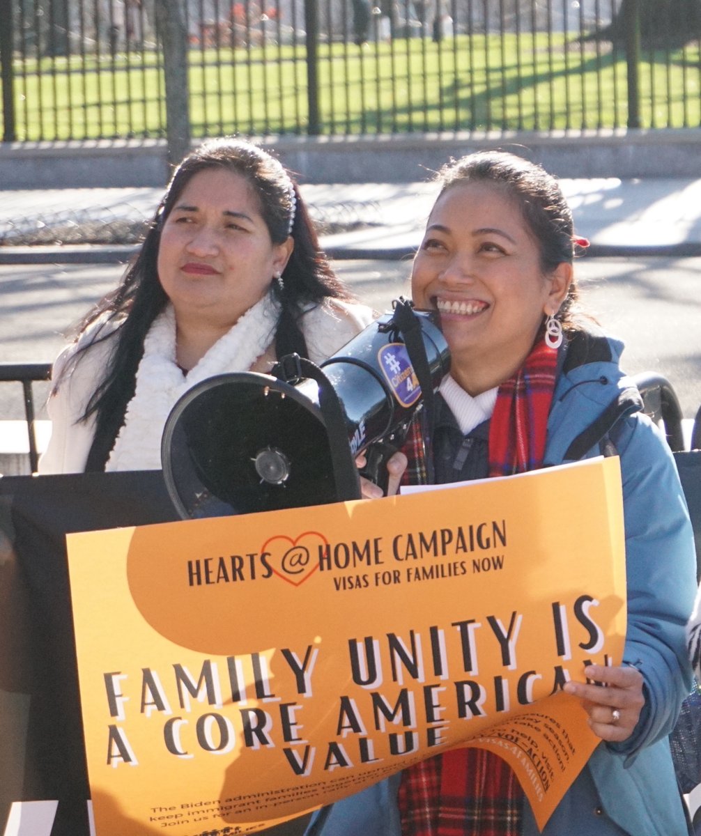 Ahead of tonight's State of the Union address, we and @valuefamilies urge @POTUS to remember immigrant families & take action to support them by: 🧡 Recapturing unused green cards 🧡 Expanding family reunification parole programs #HeartsAtHome #Visas4Families #SOTU