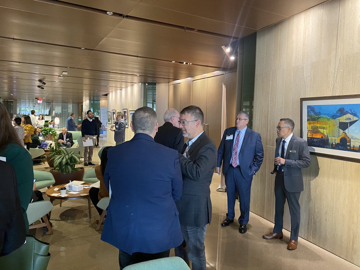 Today is a big day! <a href="/LukeTate/">Luke Tate</a> is ready to present The Arizona Education and Workforce Visualization <a href="/HeliosEdFnd/">Helios Education Foundation</a> #ASUHeliosDecisionCenter
#WeBelieveHelios #heliosedcampus