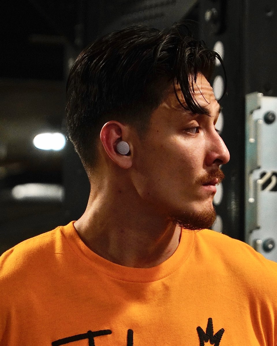 CoachClaxton's tweet photo. Lowkey managing my social media from the gym these days 🤳🏼

#entrepreneurship #entrepreneur #entrepreneurlife #entrepreneurmindset #socialmediamanagement #smm #routine https://t.co/hyOy1AJOQ6