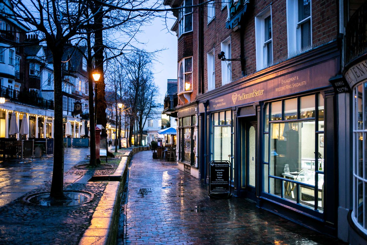 ThePantiles's tweet photo. Amidst the tiled streets and Georgian architecture of #ThePantiles, a new gem has emerged in the form of @diamondsetteruk! 💎

Read more in our blog: 
https://t.co/LlOJ43hjQs

#TheDiamondSetter #Diamonds #ThePantiles #TunbridgeWells https://t.co/Ibb6r1zhmR
