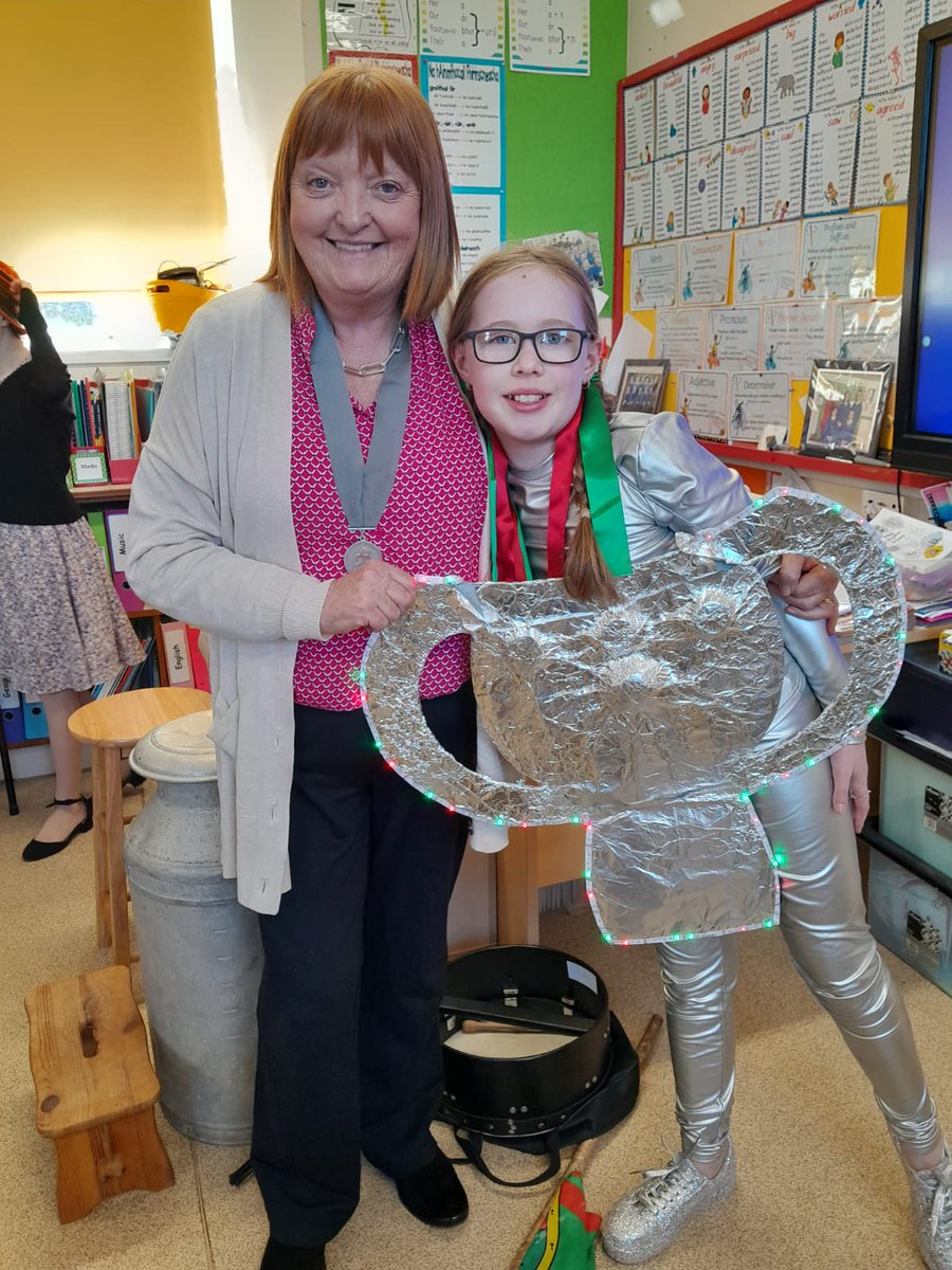 A great #WorldBookDay at Kilmurray National School in Co, Mayo, where @PForde123 was entertained by some wonderful performances from the talented pupils. This is the first author visit they’ve had and were delighted to celebrate the day with the Laureate na nÓg! @WorldBookDayIE