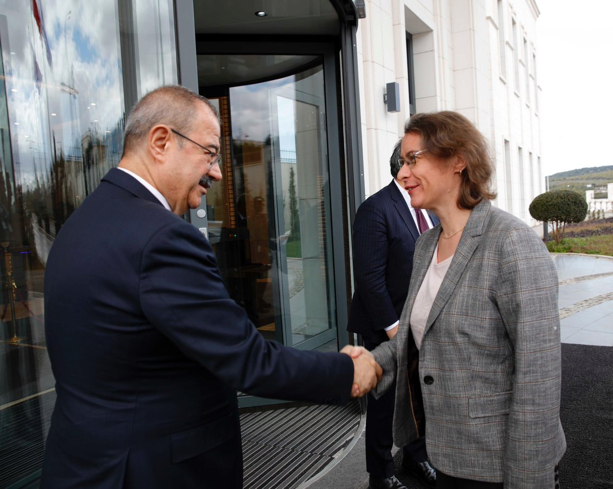 Isabelle Dumont tweet media