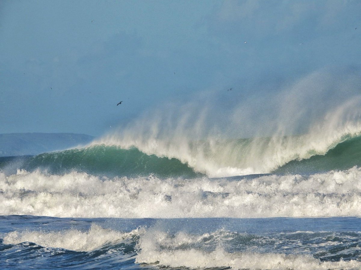 Porthtowan pumping today! #Porthtowan #Cornwall #surf #waves