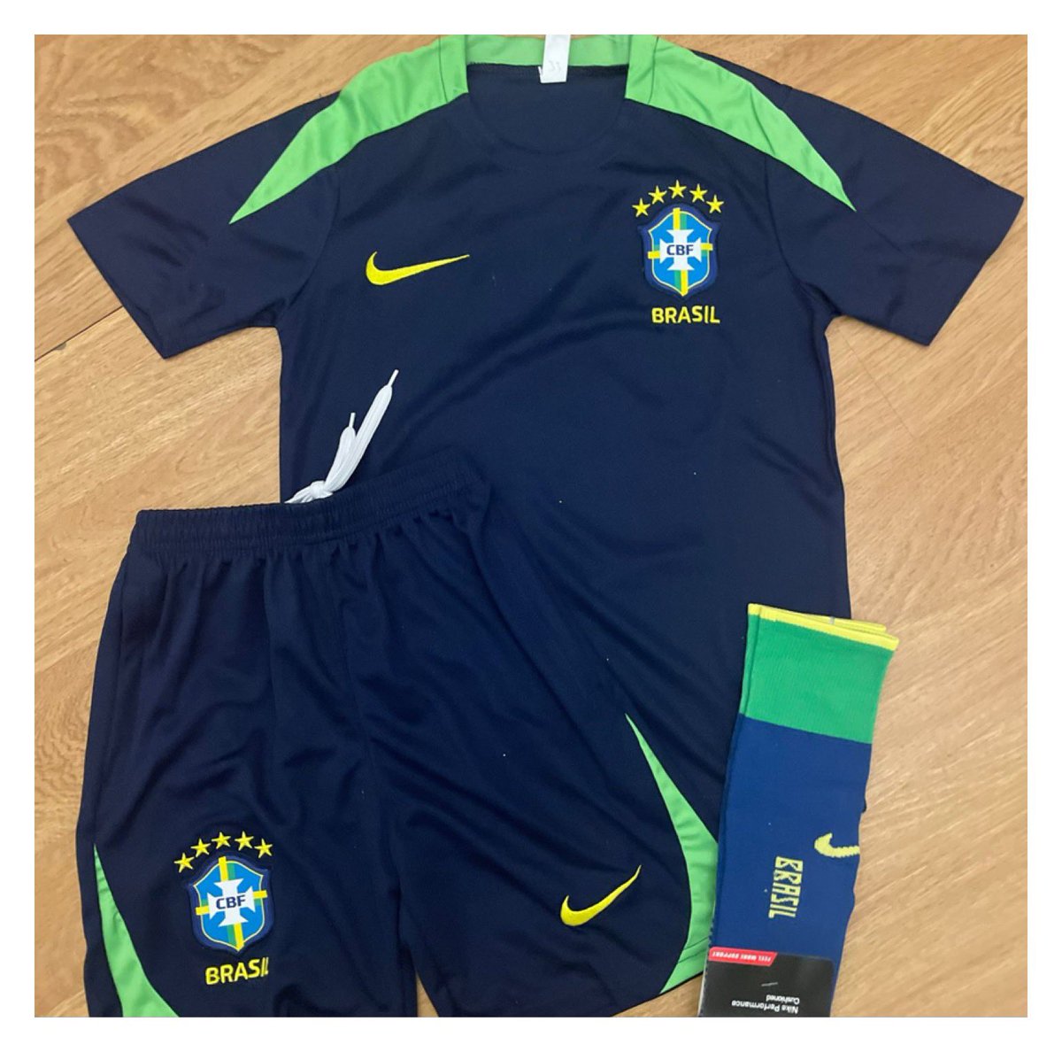 AMKitDesigns's tweet image. Brazil Training £22