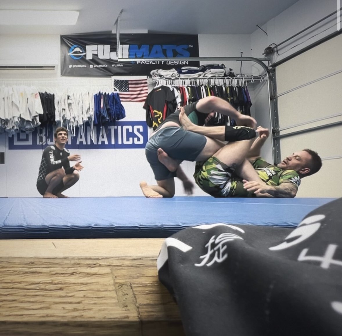 “Thank you for your time and patience mate” Tommy training with @MikeyMusumeci41 IG: tomhardy