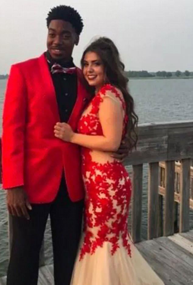 queen808090's tweet photo. A father’s reaction to his daughter choosing a black man for prom...
- In fact, because it reminded him of his injury
#Nigeria #thursdaymorning #thursdayvibes #ThursdayMotivation https://t.co/kzXqHRFdX5
