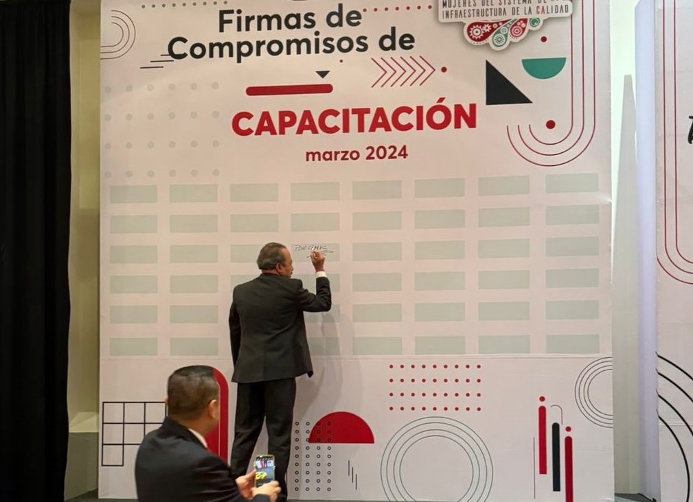 cmicnacional's tweet photo. En el marco de la celebración del #DiaInternacionalDeLaMujer organizada por la @ema_ac, CMIC asume el compromiso de contribuir en la capacitación de las mujeres para posiciones directivas. https://t.co/MPnwNGv4UD