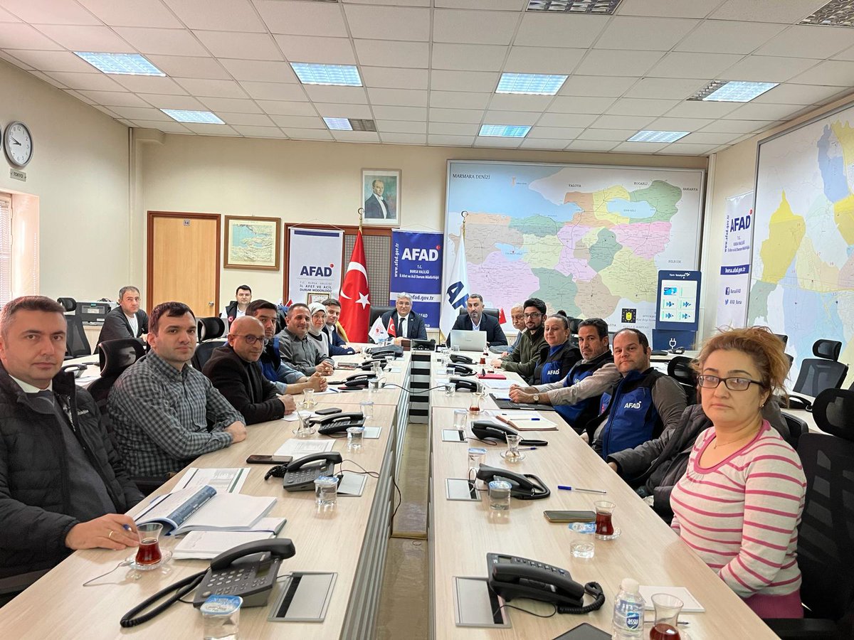 İl Müdürümüz Sn. Mehmet BULDAN, Bursa Uludağ Ünv. Öğr. üyesi Sn. Prof.Dr. Hasan ÖZDEMİR, DSİ 1.Bölge Müdürlüğü temsilcileri ve BUSKİ temsilcileriyle birlikte sel/taşkın masası toplantısı gerçekleştirilmiştir. <a href="/BursaValiligi/">T.C. Bursa Valiliği</a> <a href="/AFADBaskanlik/">AFAD</a> <a href="/TC_icisleri/">T.C. İçişleri Bakanlığı</a>