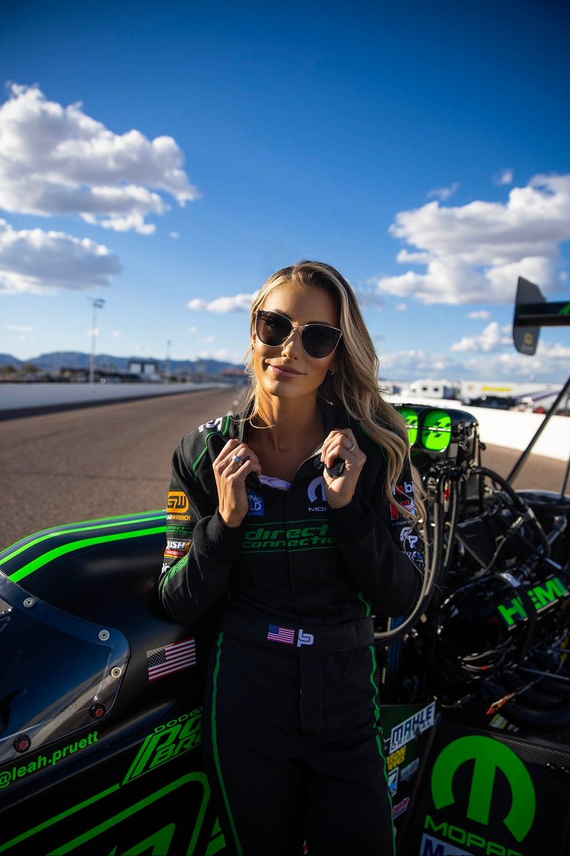 LeahPruett_TF's tweet photo. When life gives you sunshine, put on your favorite shades. π @HeatWaveVisual has you covered! Use code LEAH10 for 10% off! #HeatwaveVisual #Heatwave #sunglasses #style https://t.co/y3CZ427Cb2