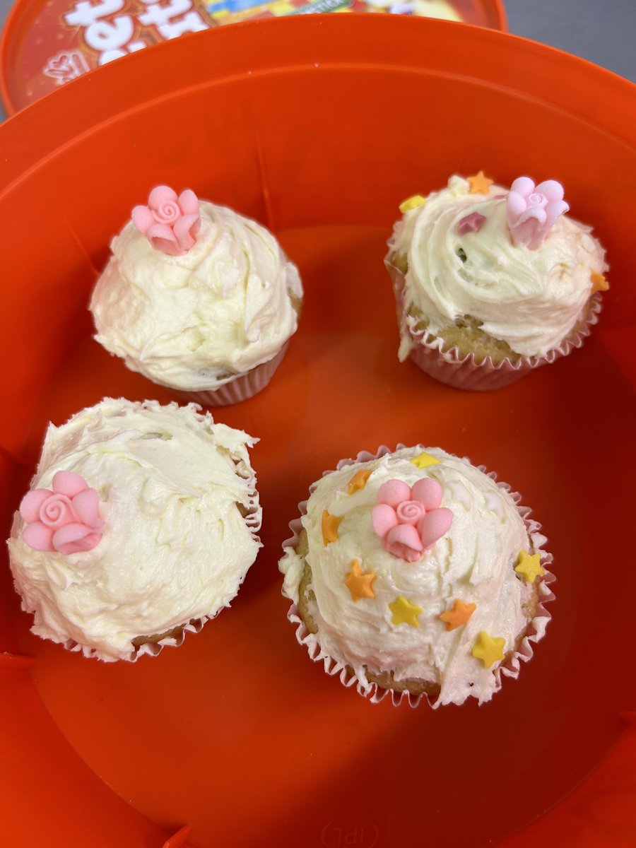 EnrichAcad's tweet photo. #Mothersday well done to year 10 for making these lovely cupcakes this afternoon. I am sure your Mothers will be thrilled ☺️ https://t.co/Ym0C4NYEw9