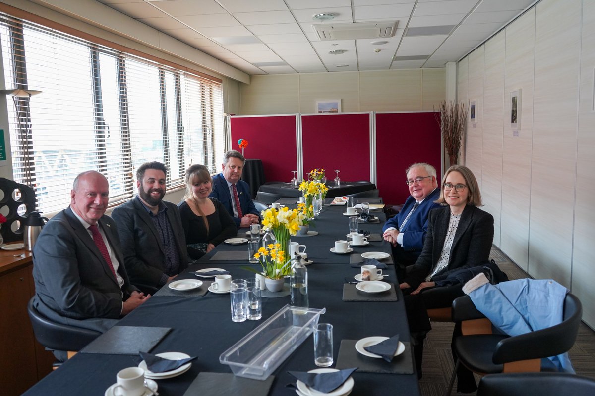 It was a pleasure to meet with @SOFearghail_TD, Ceann Comhairle of the 32nd Dáil and @IrlCGWales today at @SeneddWales to discuss our work on Wales-Ireland relations, alongside colleagues from @SeneddEconomy and Dirprwy Lywydd @DavidReesMS