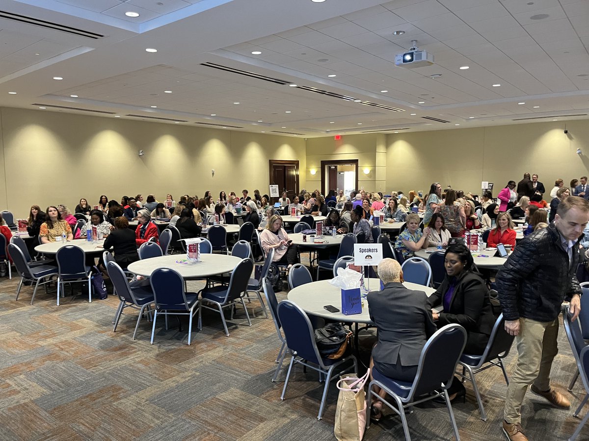 Exciting news! Literacy Reimagined Conference has begun! Get ready to dive into literacy education with opening remarks from @egmackey, State Superintendent of Education. Let's make every moment count! 💡🎓 #LiteracyReimagined #ConferenceKickoff #ReadyToLearn