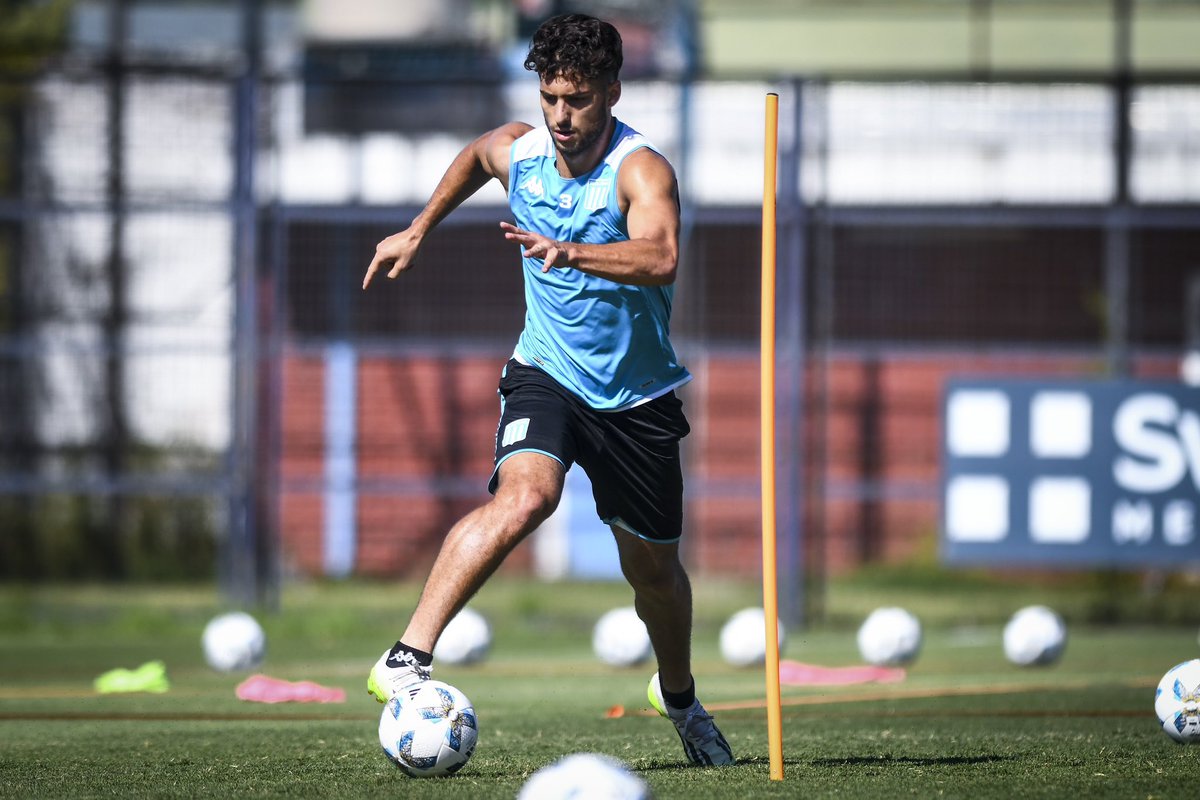 PasionRC22's tweet photo. BUENAS NOTICIAS😁
Marcos DiCesare entrenó a la par de sus compañeros en el entrenamiento de hoy, y estará disponible para el clásico ante Boca! https://t.co/TzS5yn7Het