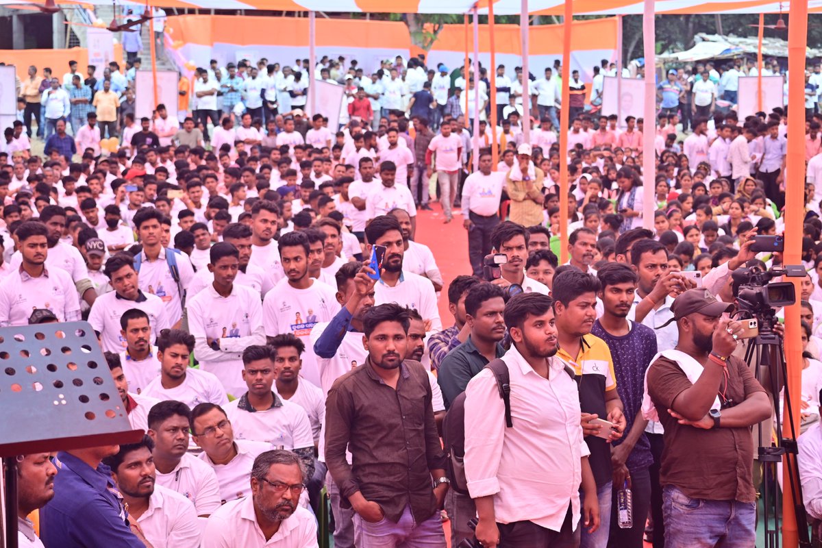 suryabanshibjp's tweet photo. ଧାମନଗରରେ ଉଦଘାଟିତ ହେଲା ଭାରତର ପଞ୍ଚମ ସ୍କିଲ ଇଣ୍ଡିଆ ସେଣ୍ଟର । ହସ୍ପିଟାଲିଟିଠାରୁ ଆରମ୍ଭ କରି ମିଡ଼ିଆ, ଗ୍ରାଫିକ୍ସ ଡିଜାଇନ୍, ଆନିମେସନରୁ ସଫ୍ଟୱେର ଡେଭ୍ଲପମେଣ୍ଟ ପର୍ଯ୍ୟନ୍ତ ଅନେକ କ୍ଷେତ୍ରରେ କୁଶଳୀ ଯୁବସମାଜ ନିର୍ମାଣରେ ଏହାର ଅନନ୍ୟ ଭୂମିକା ରହିବ ।

ଭାରତବର୍ଷରେ ପ୍ରଥମ କରି ଏହି କେନ୍ଦ୍ରରେ ରିଟେଲ ଲେଦର୍ ସ୍କିଲ୍ ଟ୍ରେନିଂର ସୁଯୋଗ ଅଛି । ଯୁବ-ଛାତ୍ରବର୍ଗଙ୍କୁ ଆତ୍ମନିର୍ଭର କରିବା ଦିଗରେ ଏକ ଗୁରୁତ୍ବପୂର୍ଣ୍ଣ ପଦକ୍ଷେପ । ଯଶସ୍ୱୀ ପ୍ରଧାନମନ୍ତ୍ରୀ @narendramodi ଏବଂ କେନ୍ଦ୍ରମନ୍ତ୍ରୀ @dpradhanbjpଙ୍କୁ ବିଶେଷ ଧନ୍ୟବାଦ ।

#skillsdevelopment #Dhamnagar #suryabanshisuraj #modiguarantee