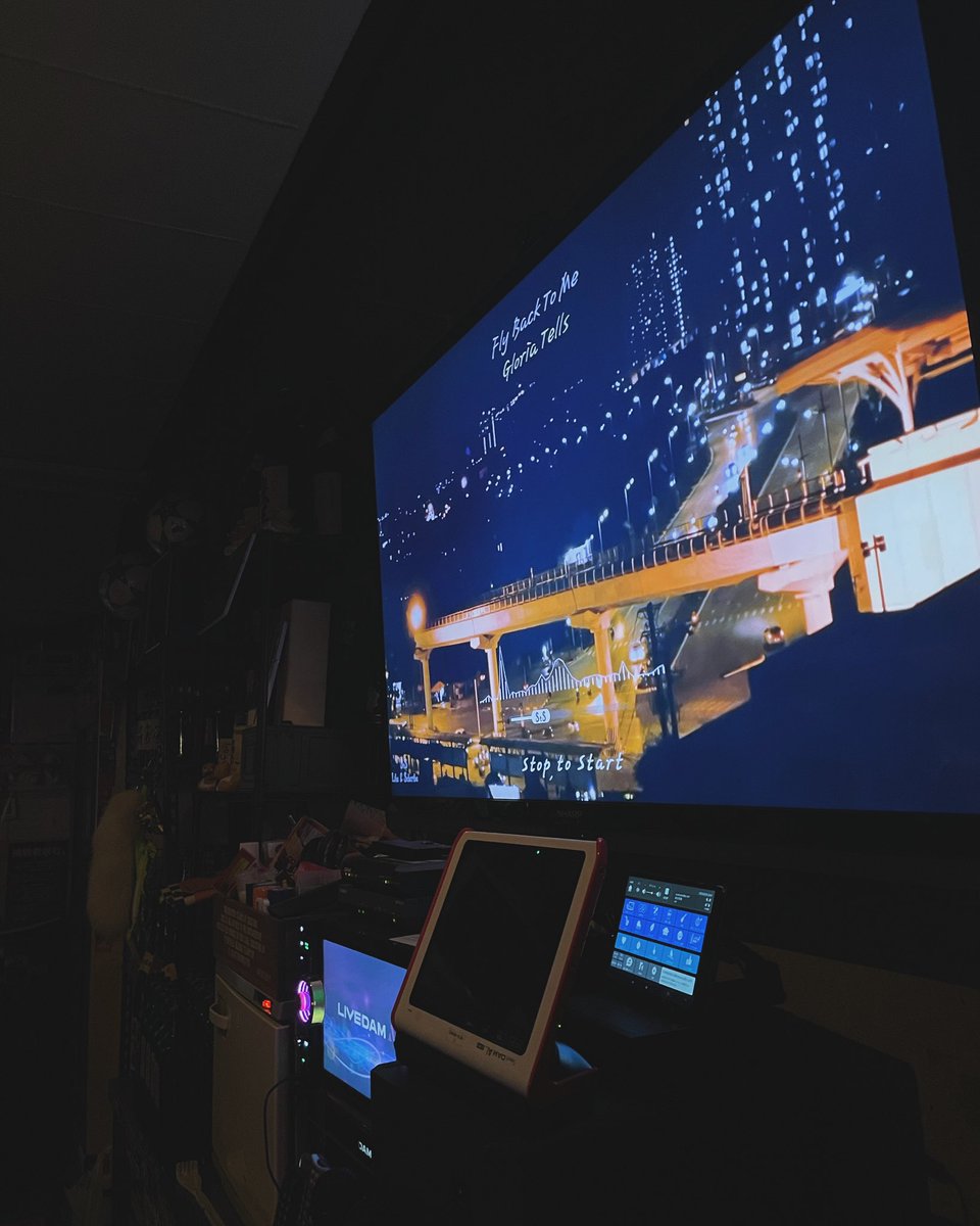 matsuyama_bace's tweet image. MATSUYAMA BASEです！
BASEには一階カウンター席とボックス席の他に、二階にも大人数でご利用頂ける席をご用意しております！
1人〜大人数でも大歓迎なので是非お気軽にお越しください！

#松山市BAR
#愛媛県BAR
#MATSUYAMABASE