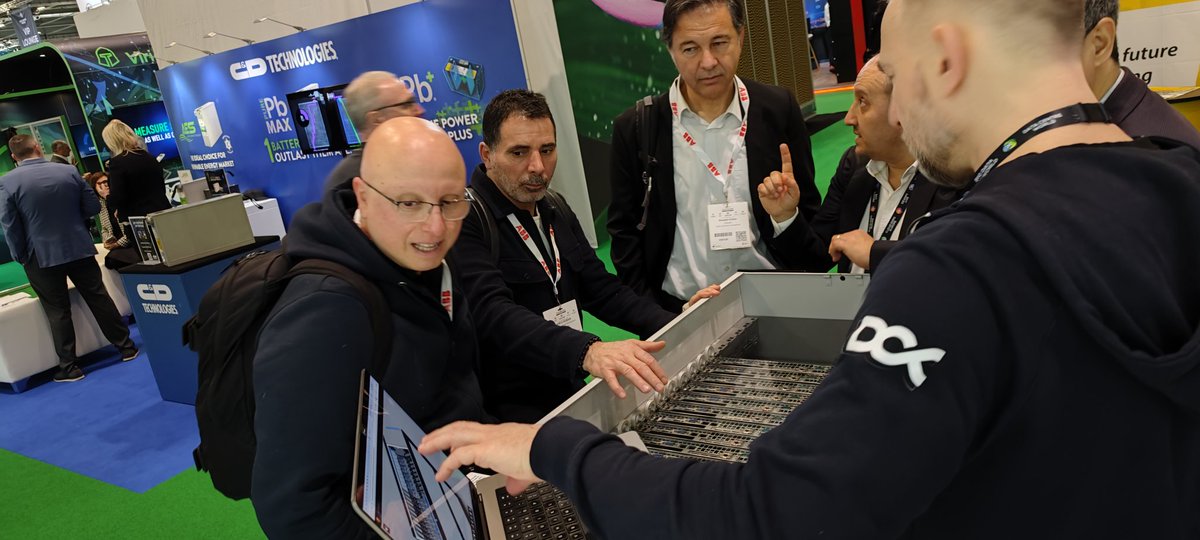 DCX_LiquidCool's tweet image. DCX LIQUID COOLING SYSTEMS team at #DCW. Great conversations, amazing people, and bold plans for multi megawatt projects. The #datacenter industry is moving on with #liquidcooling projects!

#immersioncooling, #directchipcooling