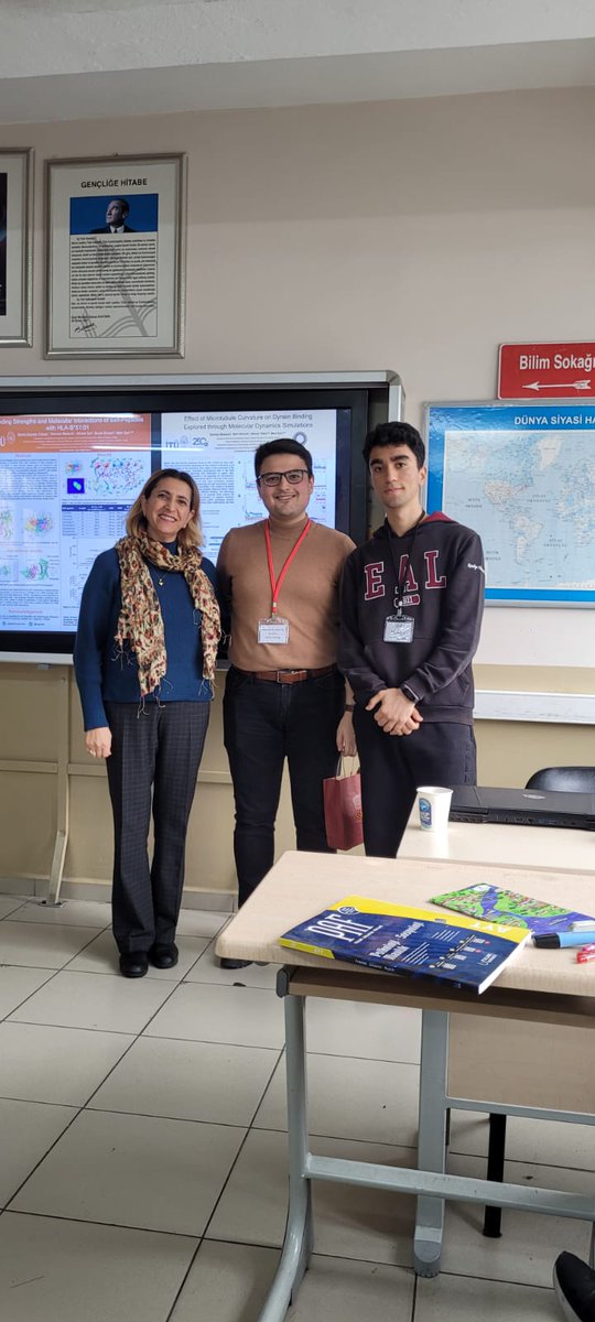 Geçmiş, şimdi ve gelecek aynı karede 
V. Kariyer Günümüzde bizleri yalnız bırakmayan, okulumuzun yüz yıllık mazisinin değerli birer parçası olan, birikimlerini öğrencilerimize aktarma heyecanıyla davetimizi kabul eden tüm mezunlarımıza şükranlarımızı sunuyoruz. İyi ki varsınız.