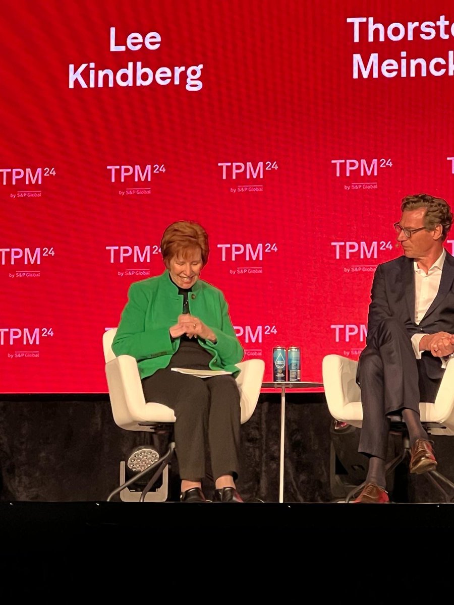 The panel @ #TPM24 decarbonization with Lee Kindberg, Maersk's Head of Environment Sustainability for North America covered the importance of industry & stakeholder action, pointing out that no one can do it alone in reaching ambitious climate goals. More: tinyurl.com/28jwsrzr
