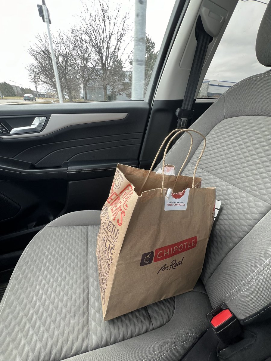 YungMunch0's tweet photo. My passenger princess https://t.co/mXqbx6k2nG