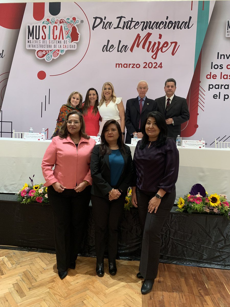 mujeres_snic's tweet photo. Asociados de @mujeres_snic , pasan a firmar su compromiso para brindar capacitación sin costo a las mujeres, a fin de qué sigan desarrollándose y creciendo en el ámbito del infraestructura de la calidad. https://t.co/9sfDVsEWYV