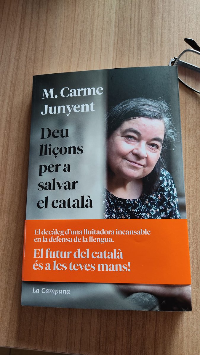 Avui ja és a les llibreries 'Deu lliçons per a salvar el català', de M. Carme Junyent. Hi trobareu una selecció  dels millors articles de llengua que va publicar a <a href="/VilaWeb/">VilaWeb</a> del 2013 al 2023.