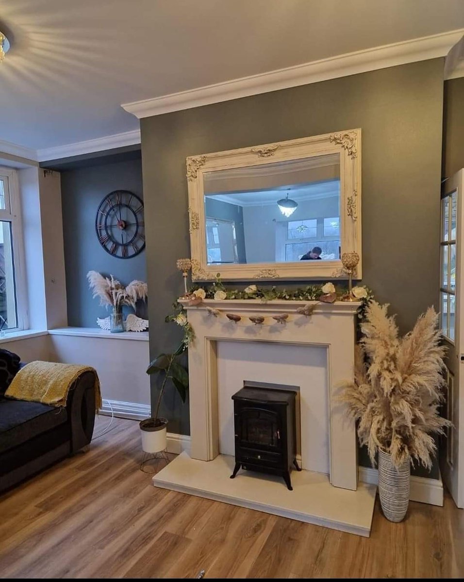 DirectTiles's tweet photo. Our new range of Vinyl SPC Wood effect tiles can completely transform spaces, inviting a natural and homey feel. Just look at this gorgeous customer project completed by @lloydswelshelitetiling on Instagram! 🤎

Check out our new vinyl flooring range 👉 https://t.co/xARvr8sXti https://t.co/T8qxcy7KjY