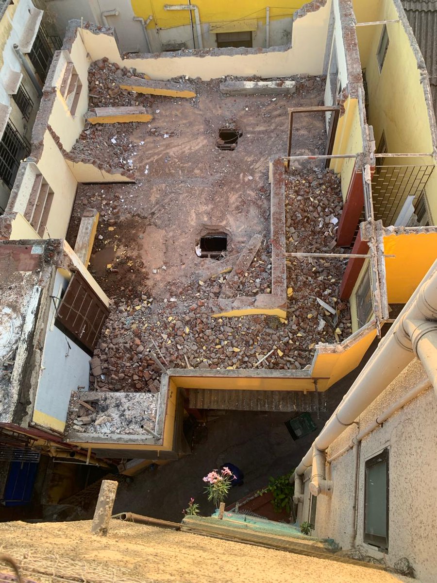 savdhaanseva's tweet photo. Illegal Construction in full swing at Property No. P(K)-6818(6)/1/37A. No intervention yet by Police and BMC, both turning a blind eye. Forged conveyance deed and violation of court order. @iqbalsinghchah2 @mybmc @DighavkarKiran @AdvSuhasWadkar @AshwiniBhide @DhakaneRanjit https://t.co/QjgF8dqx9G