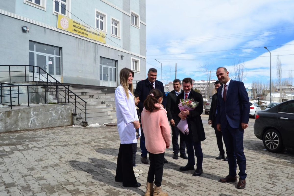 karacobanmem's tweet photo. Yenilik ve Eğitim Teknolojileri Genel Müdürü Sn Mustafa CANLI ve İl Milli Eğitim Müdür Yardımcısı Sn Caner SUNAY İlçemize ziyarette bulundular.@Erzurum_Mem @yakupyildiz024 @MuhlisKARAKURT @bilallyuksel @HalitALAGZ2 https://t.co/rfPQXmZ7M5