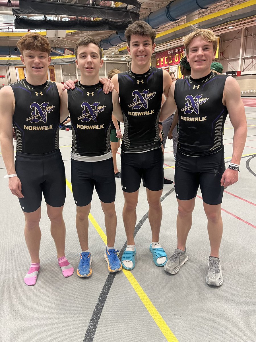 warrior_track's tweet photo. 4x800m Relay 

• The team of Tony Anania, AJ Mosqueda, Grant Wallace, and Henry Groos finish 4th place with a time of 8:06.73

They know hold the 𝐢𝐧𝐝𝐨𝐨𝐫 𝐦𝐞𝐞𝐭 𝐬𝐜𝐡𝐨𝐨𝐥 𝐫𝐞𝐜𝐨𝐫𝐝 for the 4x800! https://t.co/2NKFe5vxSR