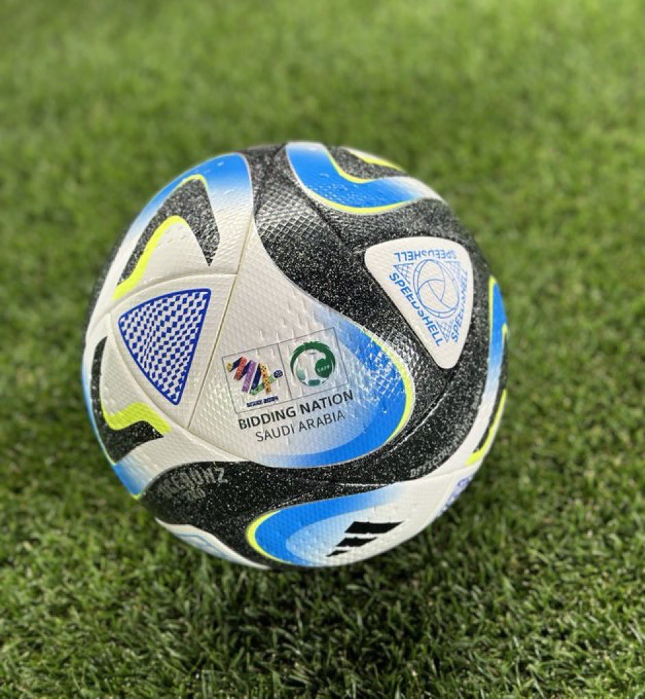 كرة مباراة اليوم تتزين بشعار ملف استضافة المملكة لكأس العالم 2034 🏆🇸🇦😍🔥

#ترشح_السعودية2034 #النصر_الرايد