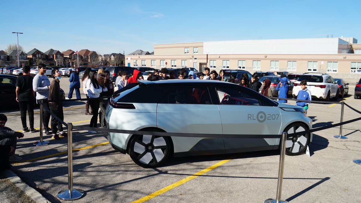 claytell's tweet image. Project Arrow is here in @PeelSchools. first, original, full-build, zero-emission concept vehicle driving an educational journey in sustainability and innovative technology. With stops at Ruth Thompson MS and The Woodlands.  #PeelSciTech