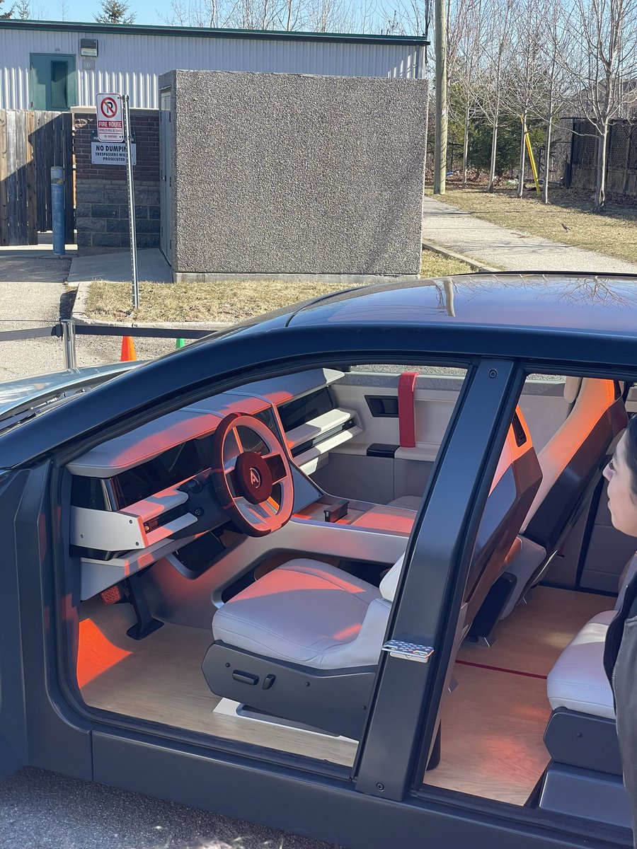 claytell's tweet image. Project Arrow is here in @PeelSchools. first, original, full-build, zero-emission concept vehicle driving an educational journey in sustainability and innovative technology. With stops at Ruth Thompson MS and The Woodlands.  #PeelSciTech