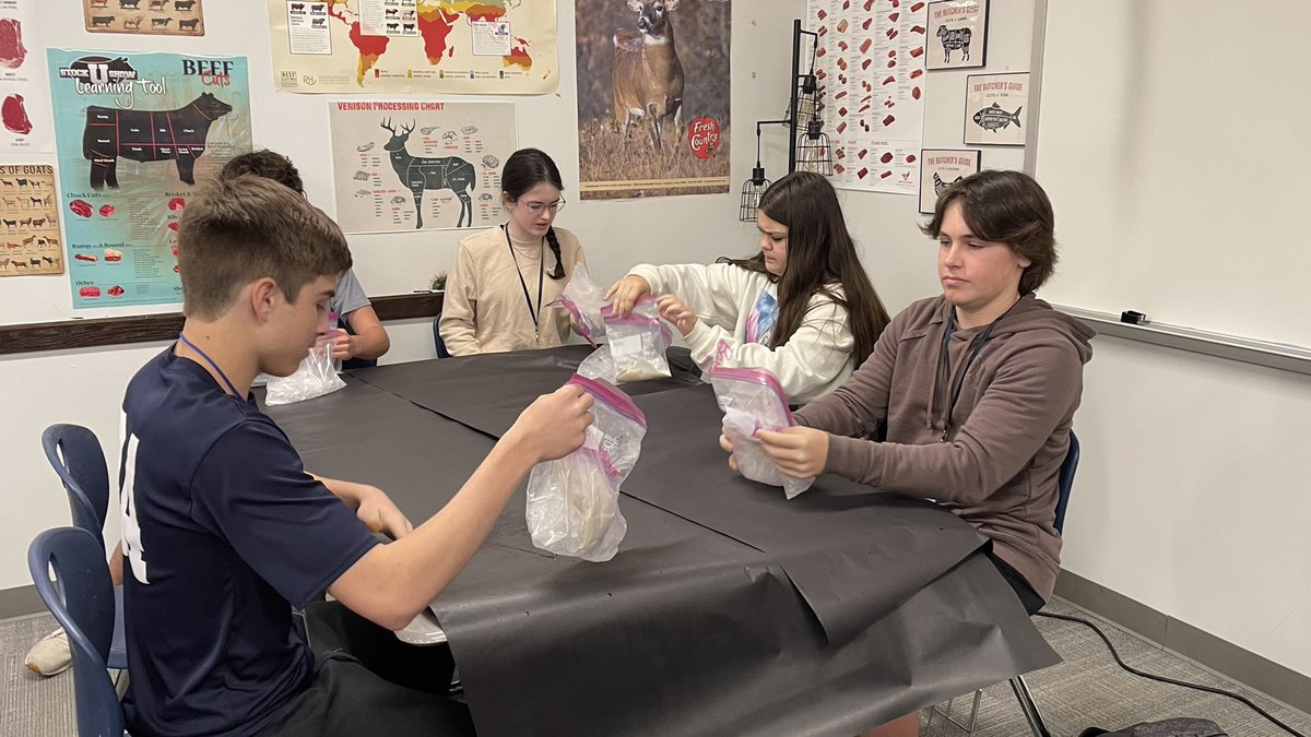 oakhillslions's tweet image. Ms. Barefield’s Principles of Agriculture students have been studying dairy cattle and all of the various products we consume that come from dairy cows. The students had the opportunity to make their own ice cream to complete the lesson! 🦁🐮🥛🍨#LionsLearning #FFA