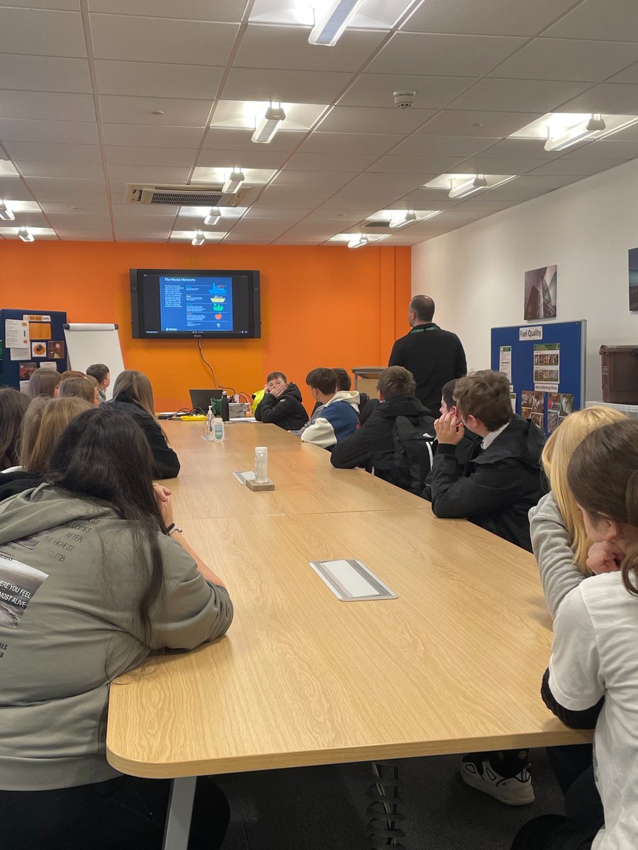ggittingsCW's tweet photo. Thank you to @ViridorUK for welcoming @CwmbranHigh Year 9 students this week. 
Three groups of students visited the waste recycling facility to learn about the Energy sector, the careers within &amp; where our black bin waste goes to make #RenewableEnergy @torfaencouncil. 
👏🌍🔋 https://t.co/3L4fOvLDLZ